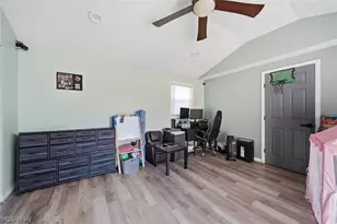 9185 Milford Dr, Northfield, OH 44067 - Photo 8