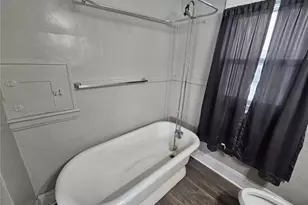 414 E 146th St, Loveland, OH 44110 - Photo 12