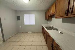 4871 Banbury Ct, Warrensville Heights, OH 44128 - Photo 8