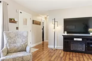 1853 Lancaster Dr, Youngstown, OH 44511 - Photo 10