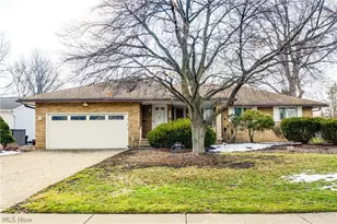 1196 N Skyline Dr, Green Hills, OH 44131 - Photo 1