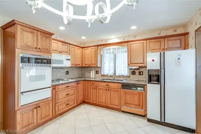 1196 N Skyline Drive, Green Hills, OH 44131 - Photo 14