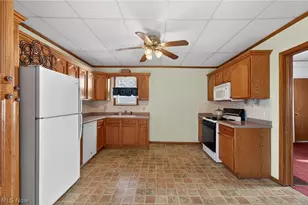 1331 Louisiana Ave NW, Canton, OH 44703 - Photo 8