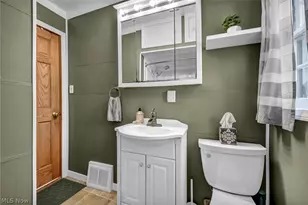 1932 Issaquah St, Cuyahoga Falls, OH 44221 - Photo 14