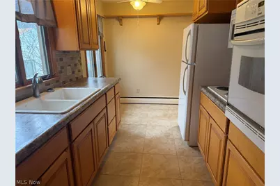 17570 Lakewood Avenue, Lake Milton, OH 44429 - Photo 8