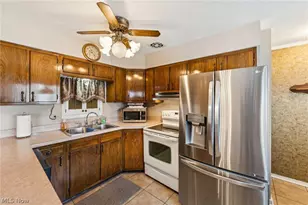 1215 Spruce Tree Ln, Amherst, OH 44001 - Photo 14