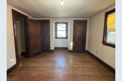 422 N Firestone Boulevard, Akron, OH 44301 - Photo 10