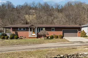 262 Quincy Ln, Tiltonsville, OH 43963 - Photo 2