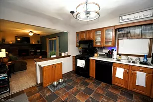 223 Naples Dr, Elyria, OH 44035 - Photo 4