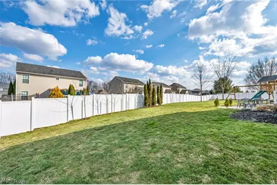 595 Jessica Lane, Wadsworth, OH 44281 - Photo 2