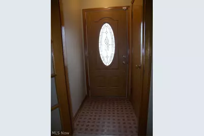 19070 Meredith Avenue, Euclid, OH 44119 - Photo 8