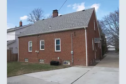 19070 Meredith Avenue, Euclid, OH 44119 - Photo 2