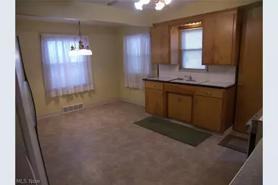 19070 Meredith Avenue, Euclid, OH 44119 - Photo 4