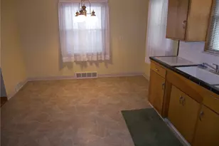 19070 Meredith Ave, Euclid, OH 44119 - Photo 6