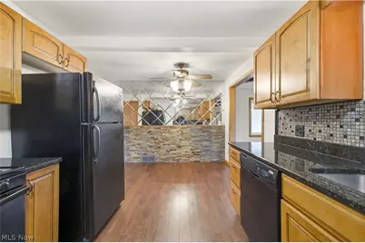 923 Kirwan Drive, Youngstown, OH 44515 - Photo 8