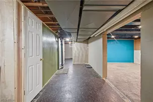 923 Kirwan Dr, Youngstown, OH 44515 - Photo 36