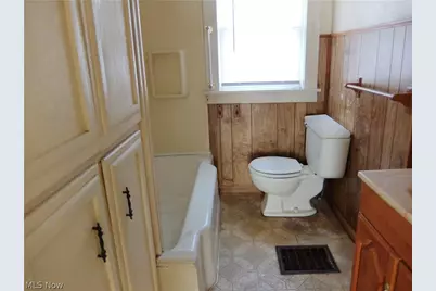 2243 N Glenwood Avenue, Niles, OH 44446 - Photo 6