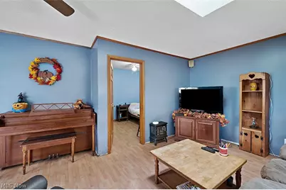 12512 York Boulevard, Garfield Heights, OH 44125 - Photo 10