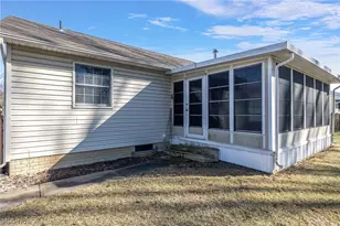 1260 Meadowview Ln, Amherst, OH 44001 - Photo 4