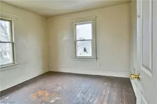 642 St Clair Ave, Warren, OH 44483 - Photo 40