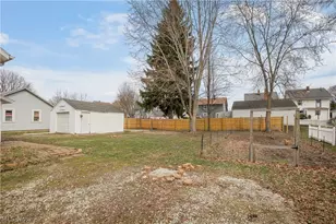 230 Superior St, Louisville, OH 44641 - Photo 10