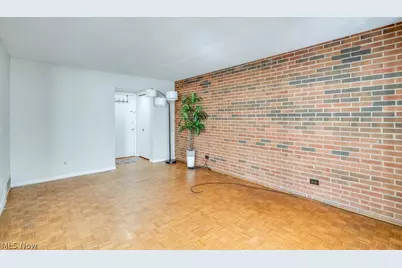25600 Country Club Boulevard #4, North Olmsted, OH 44070 - Photo 4