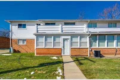 25600 Country Club Boulevard #4, North Olmsted, OH 44070 - Photo 1