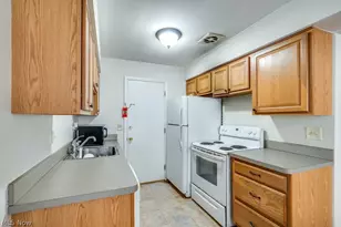 25600 Country Club Blvd, North Olmsted, OH 44070 - Photo 12