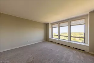 1 Lakeshore Blvd, Bratenahl, OH 44108 - Photo 32