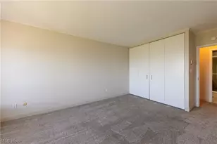 1 Lakeshore Blvd, Bratenahl, OH 44108 - Photo 38