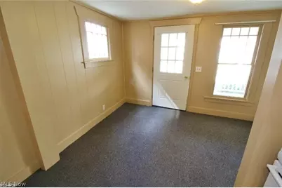 39 W 2nd Street #C, Frazeysburg, OH 43822 - Photo 4