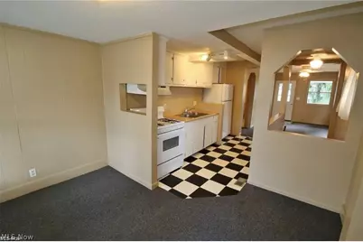 39 W 2nd Street #C, Frazeysburg, OH 43822 - Photo 2