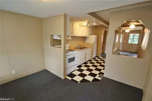 39 W 2nd St, Frazeysburg, OH 43822 - Photo 2