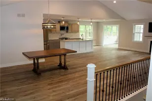 117 Lucretia Ln, Columbiana, OH 44408 - Photo 2