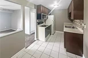 9640 Cove Dr, North Royalton, OH 44133 - Photo 6