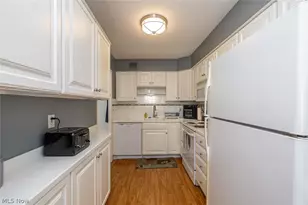 12520 Edgewater Dr, Oakwood, OH 44107 - Photo 14