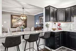 637 Hunters Trail, Akron, OH 44313 - Photo 16