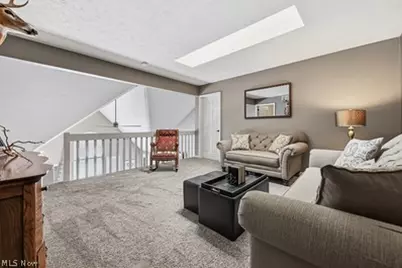 637 Hunters Trail, Akron, OH 44313 - Photo 22