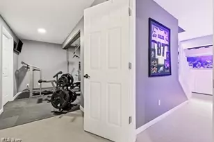 637 Hunters Trail, Akron, OH 44313 - Photo 8