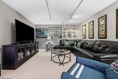 637 Hunters Trail, Akron, OH 44313 - Photo 12