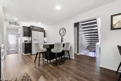 637 Hunters Trail, Akron, OH 44313 - Photo 18