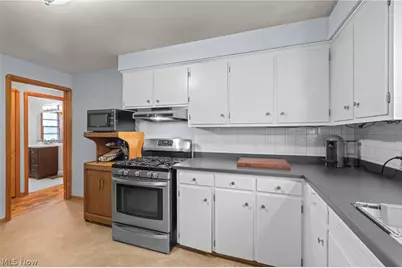 13406 Lakewood Heights Boulevard, Oakwood, OH 44107 - Photo 8