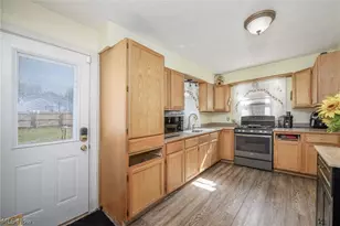 869 Packard Dr, Akron, OH 44320 - Photo 12