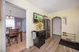 869 Packard Dr, Akron, OH 44320 - Photo 10