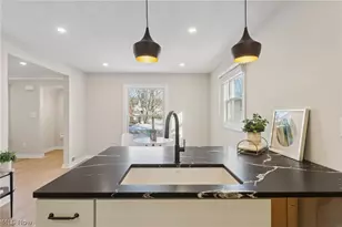 3798 Grosvenor Rd, South Euclid, OH 44118 - Photo 12