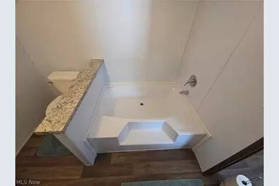 135 Inglewood Place, Elyria, OH 44035 - Photo 4