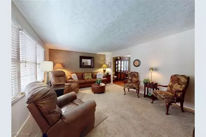 8330 Paddock Court, Mentor, OH 44060 - Photo 2