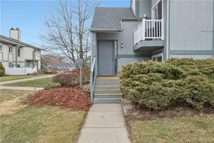 9024 Portage Pointe Dr, Streetsboro, OH 44241 - Photo 2