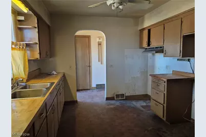 1093 E Schaaf Road, Independence, OH 44131 - Photo 6