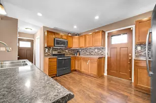 2719 Mohican Blvd, Lakemore, OH 44312 - Photo 12